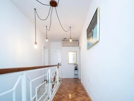 Sugar House بيت للعطل باغ